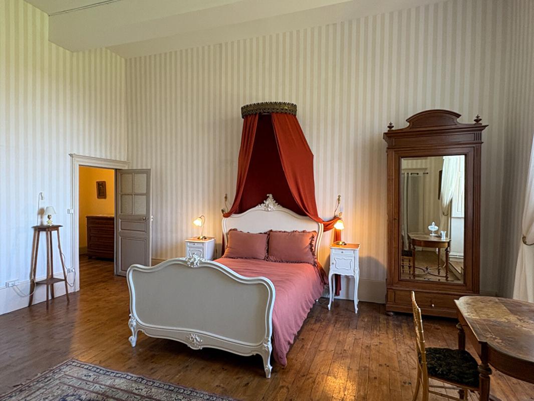 8 bedroom chateau in Blôt L’eglise, Puy-de-Dôme, France