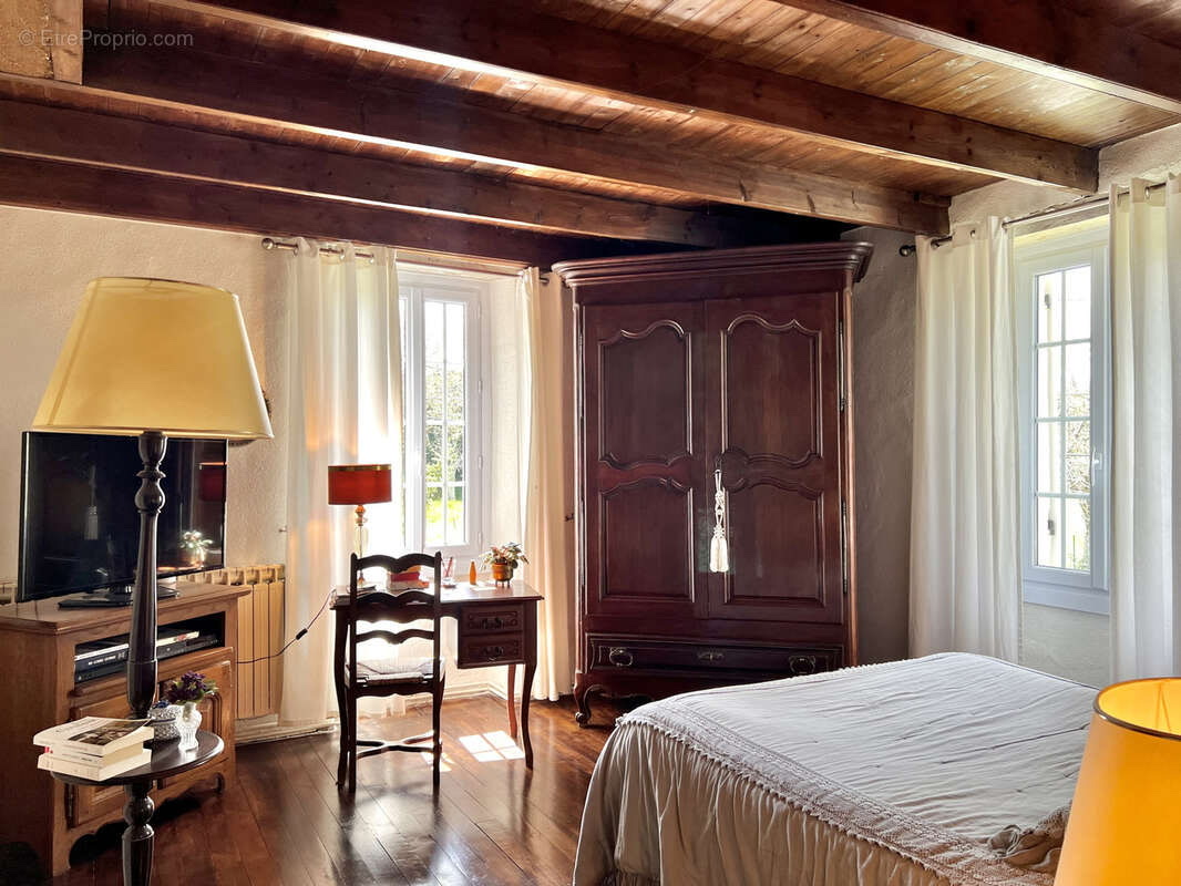 3 bedroom maison de maitre in Pellegrue, Gironde, France