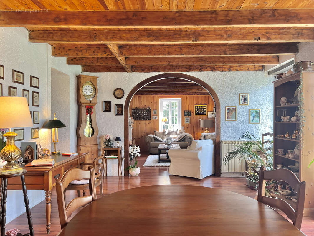 3 bedroom maison de maitre in Pellegrue, Gironde, France