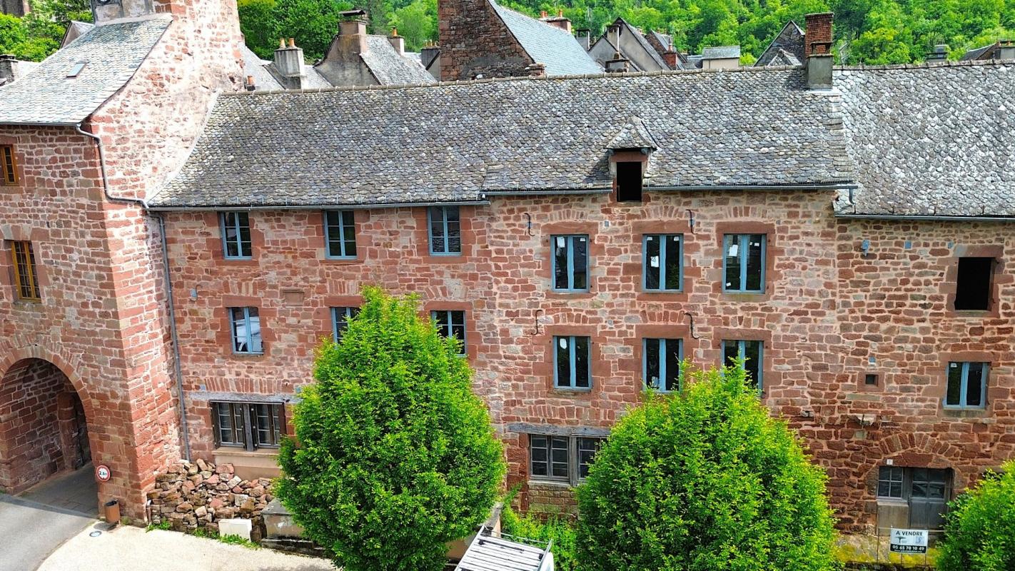 immeuble in Villecomtal, Aveyron, France