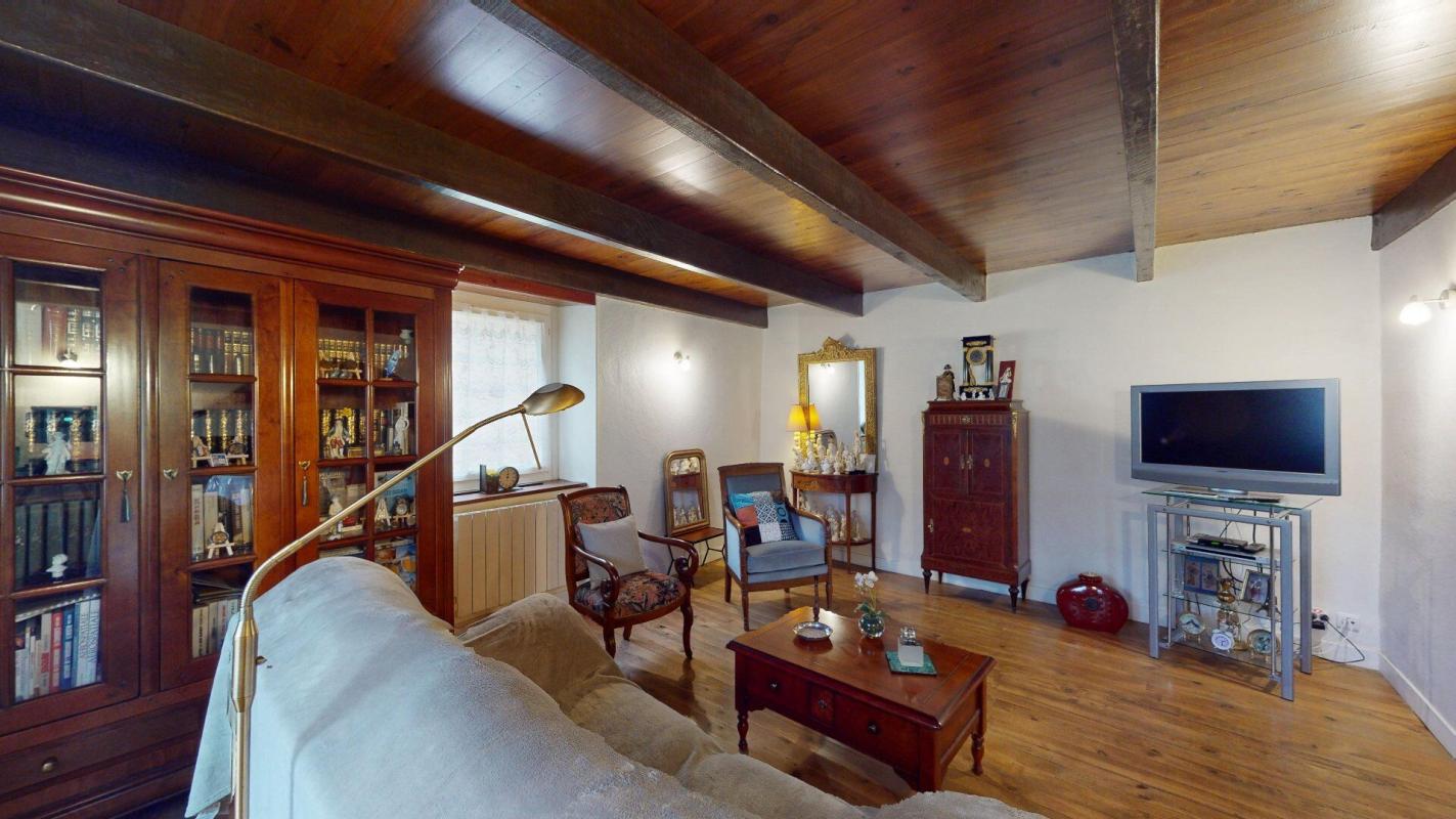 2 bedroom maison in Villecomtal, Aveyron, France
