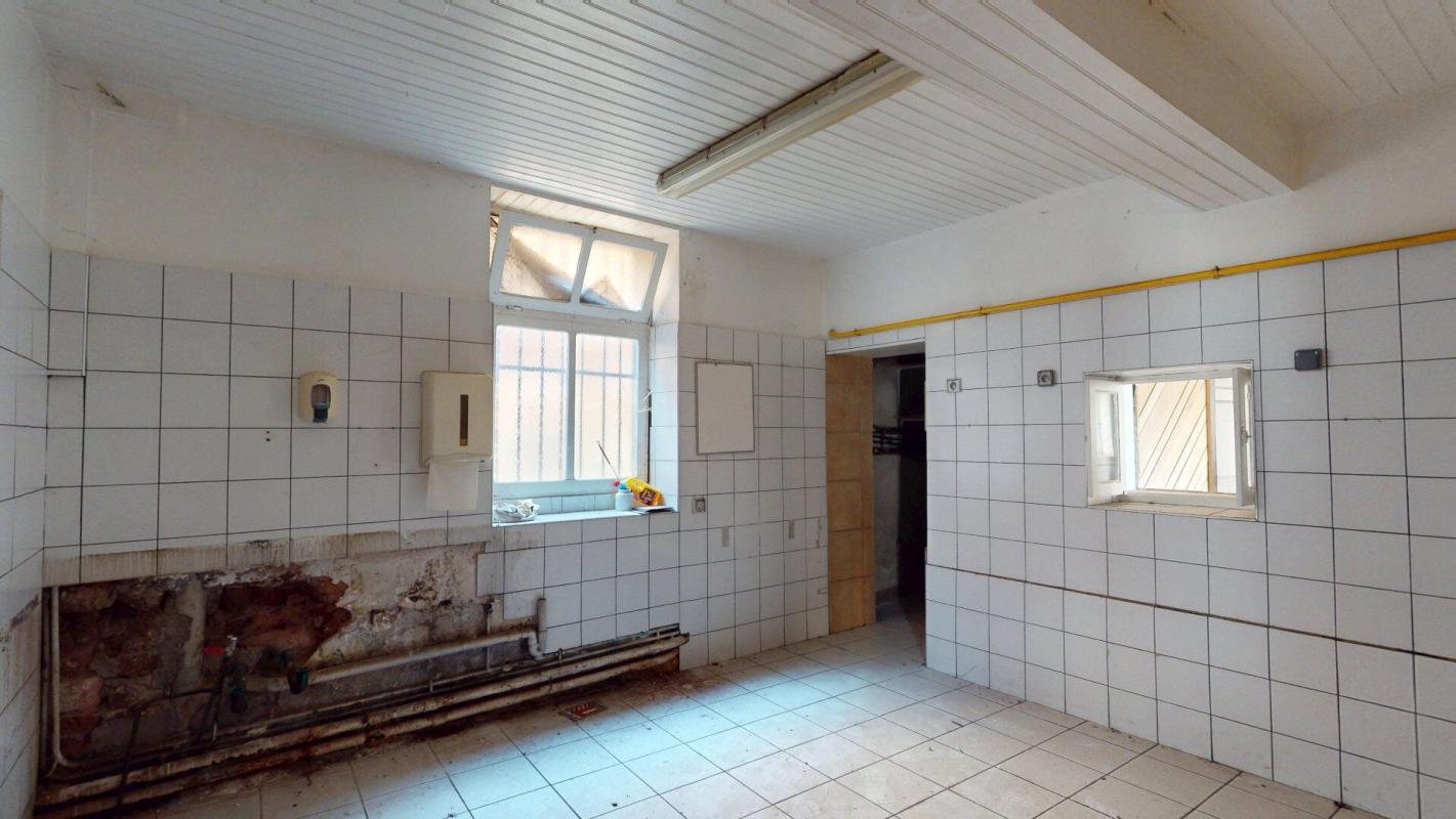 immeuble in Saint Christophe Vallon, Aveyron, France