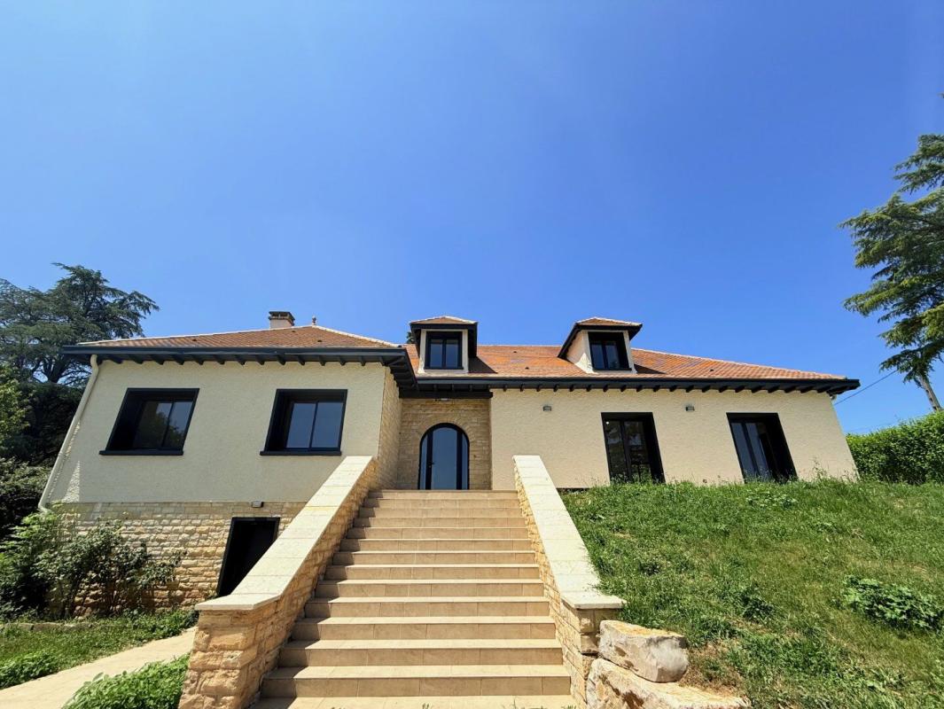 8 bedroom maison in Pradines, Lot, France