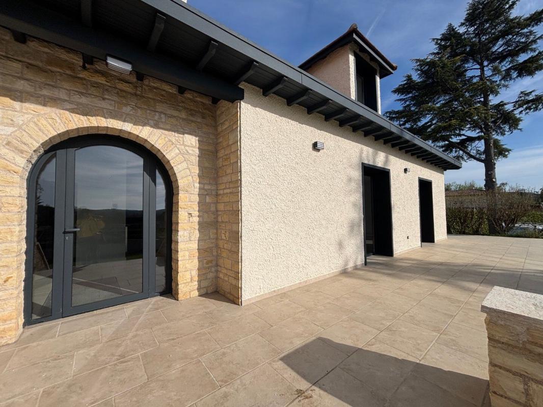 8 bedroom maison in Pradines, Lot, France