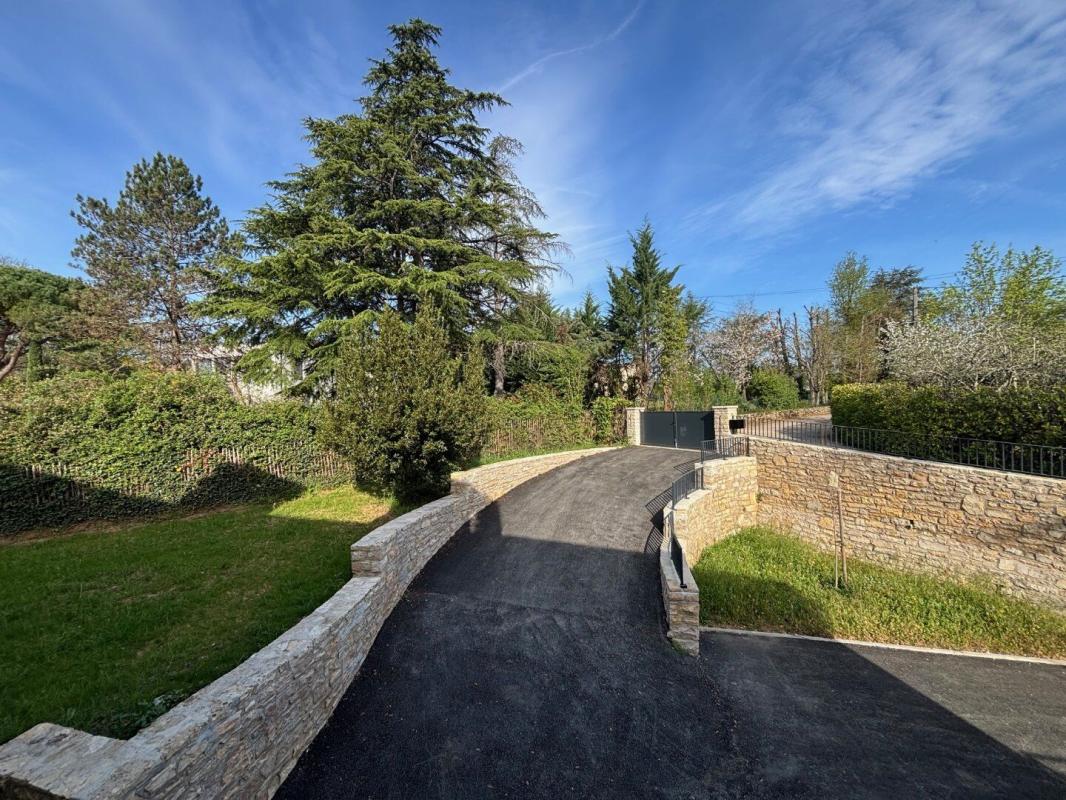 8 bedroom maison in Pradines, Lot, France