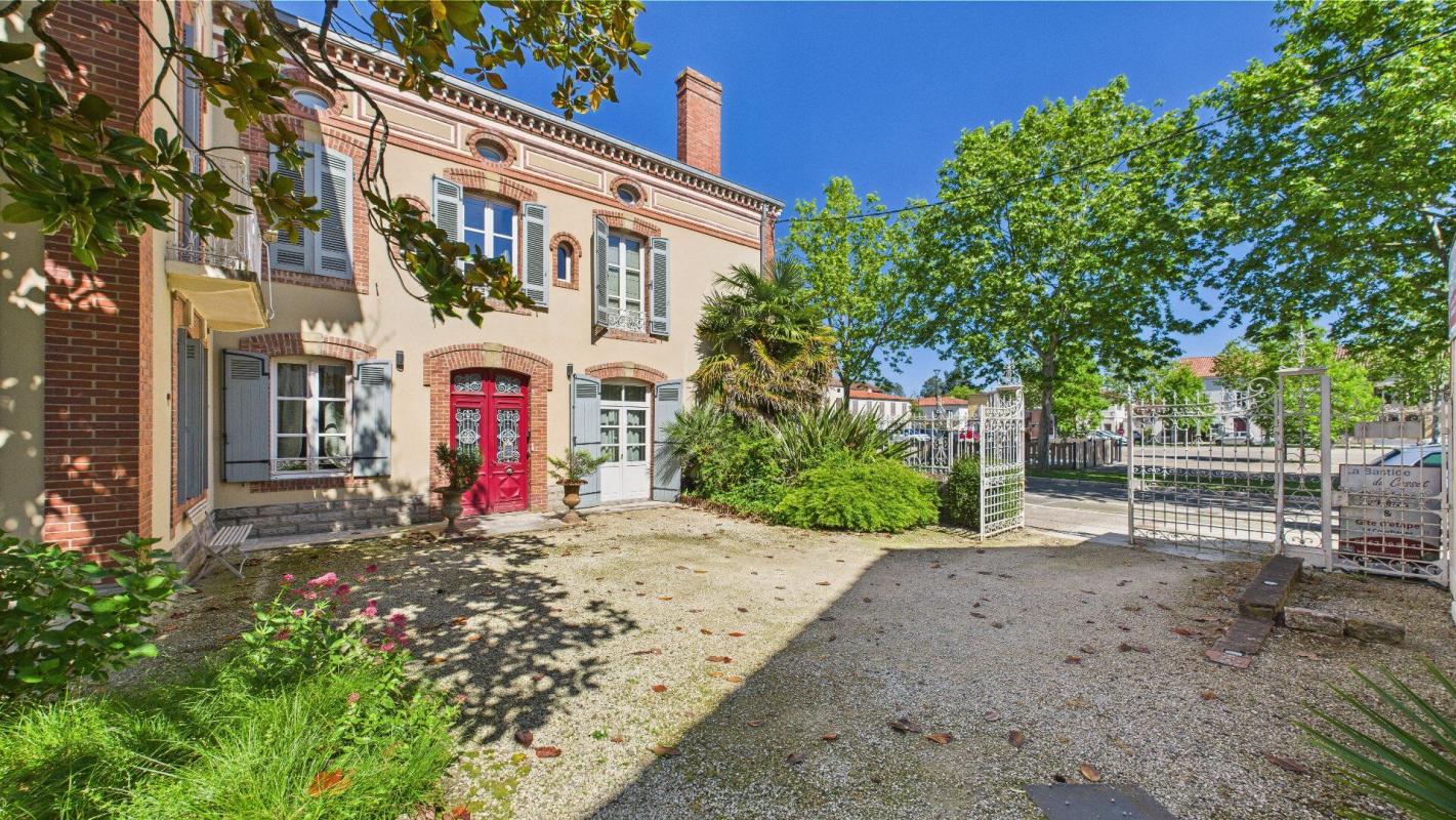 11 bedroom propriete in Barcelonne Du Gers, Gers, France