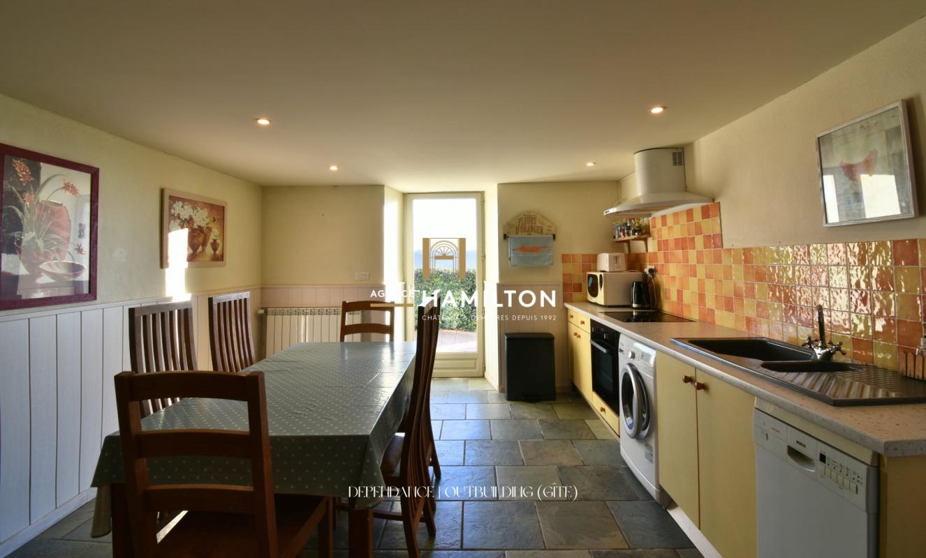 6 bedroom propriete in Cordes Sur Ciel, Tarn, France