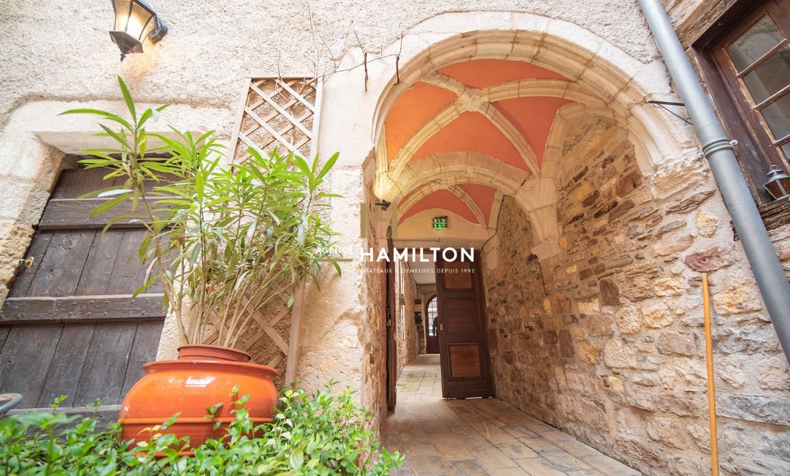 8 bedroom hotel particulier in Cordes-sur-ciel, Tarn, France