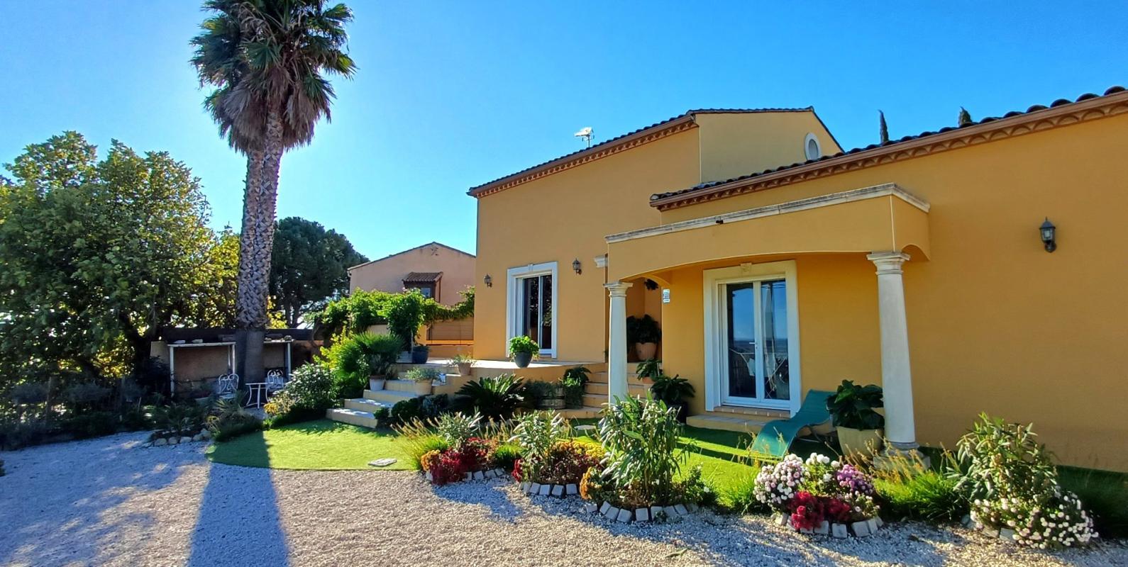 4 bedroom villa in Puissalicon, Hérault, France