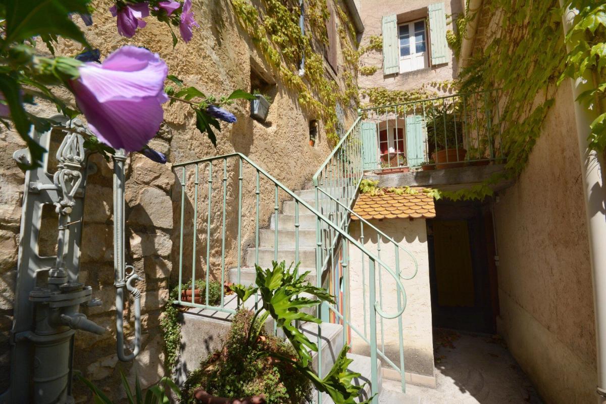7 bedroom maison de village in Le Barroux, Vaucluse, France