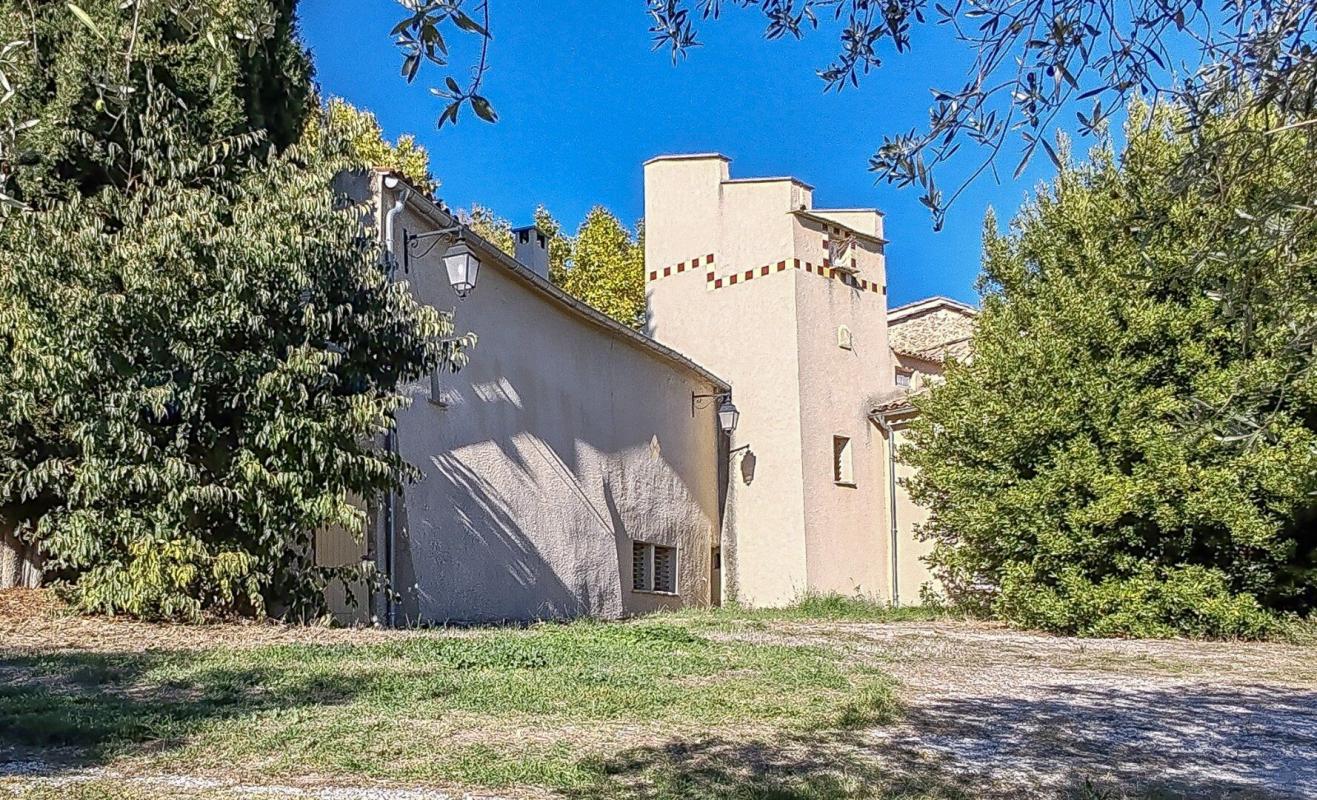9 bedroom corps de ferme in Forcalquier, Alpes-de-Haute-Provence, France