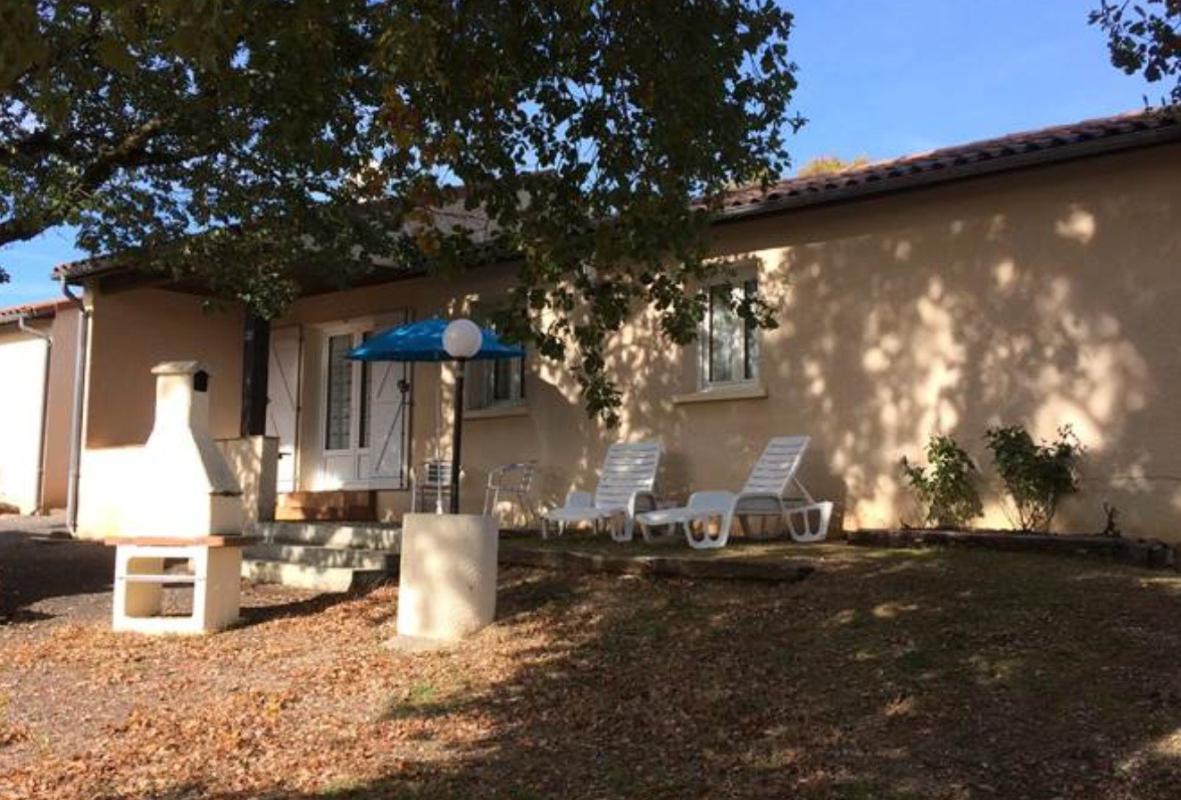 30 bedroom demeure in Lentillac Lauzes, Lot, France