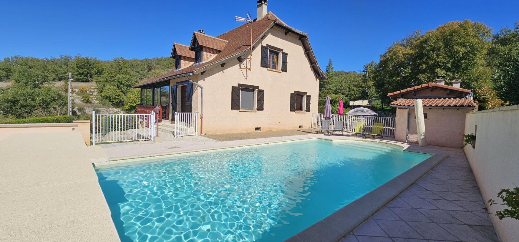 6 bedroom maison traditionnelle in Salvagnac Cajarc, Aveyron, France
