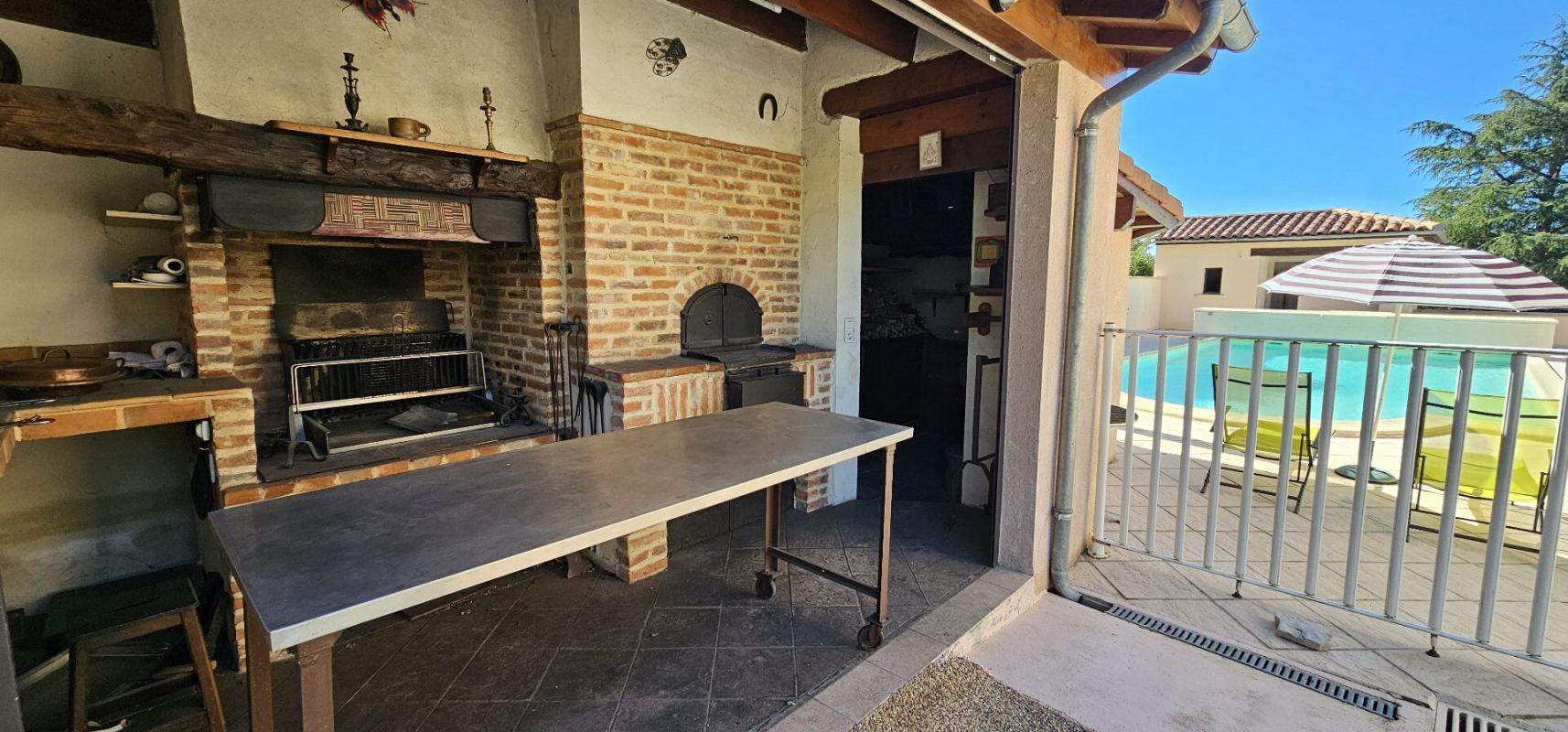 6 bedroom maison traditionnelle in Salvagnac Cajarc, Aveyron, France
