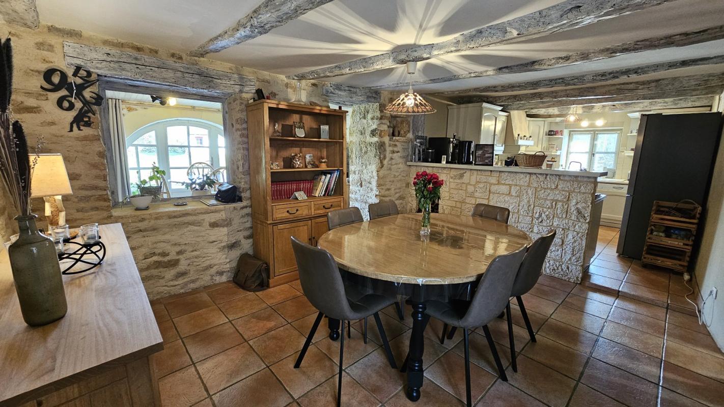 6 bedroom maison in Salvagnac Cajarc, Aveyron, France