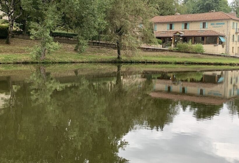 13 bedroom hotel restaurant in Gorses, Lot, France