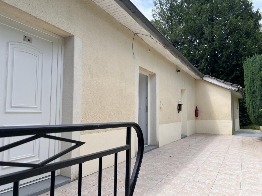 13 bedroom hotel restaurant in Gorses, Lot, France