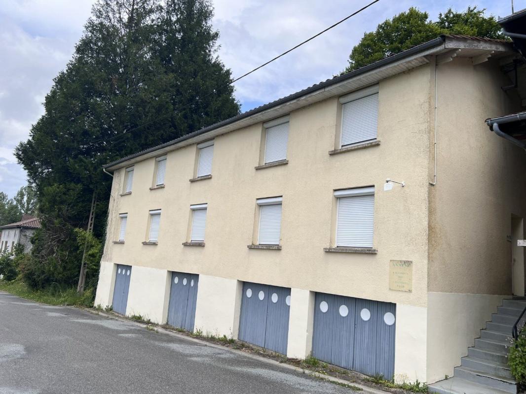 13 bedroom hotel restaurant in Gorses, Lot, France