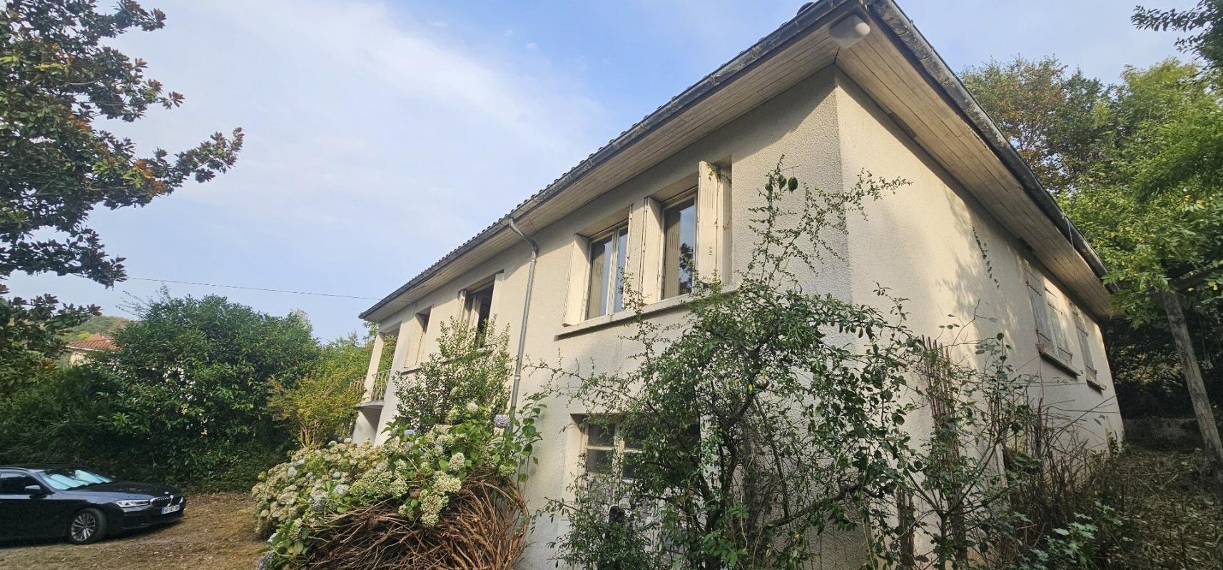 3 bedroom maison a renover in Figeac, Lot, France