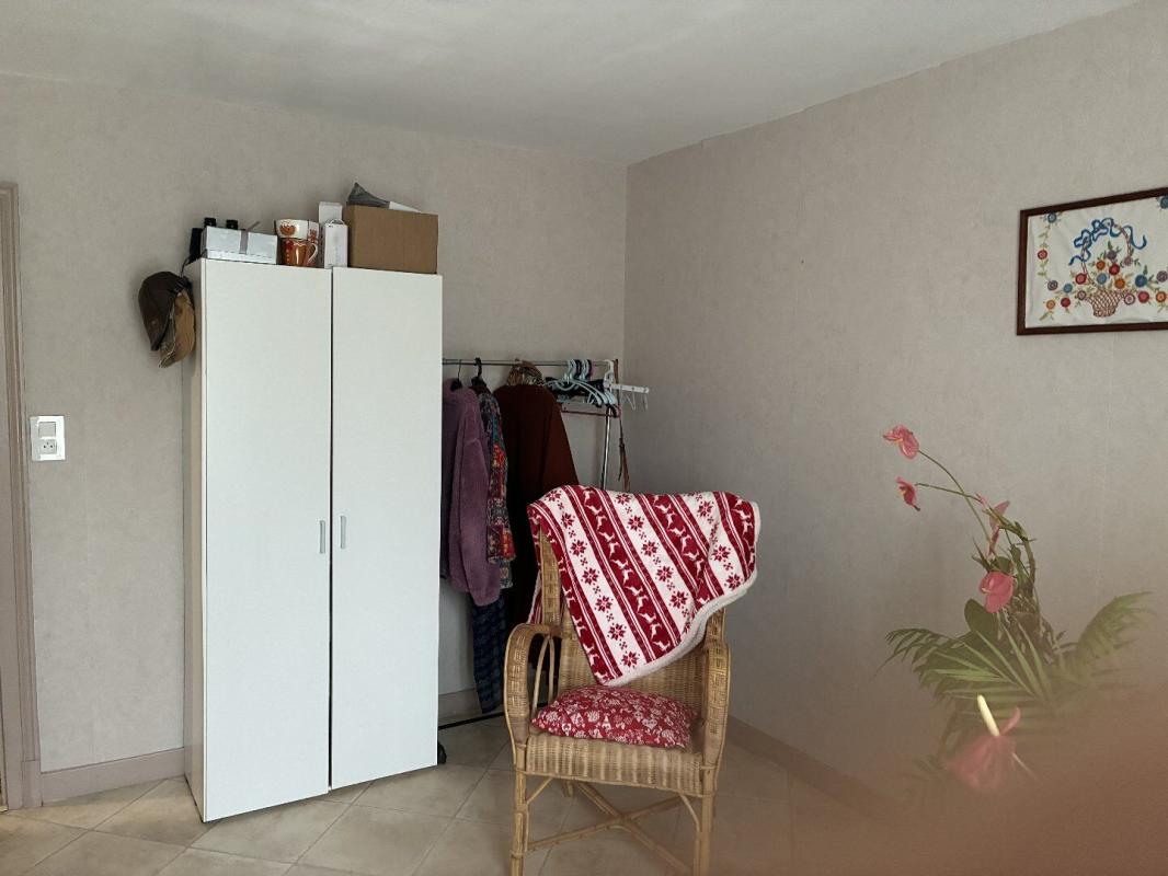 6 bedroom maison situee en campagne in Montredon, Lot, France