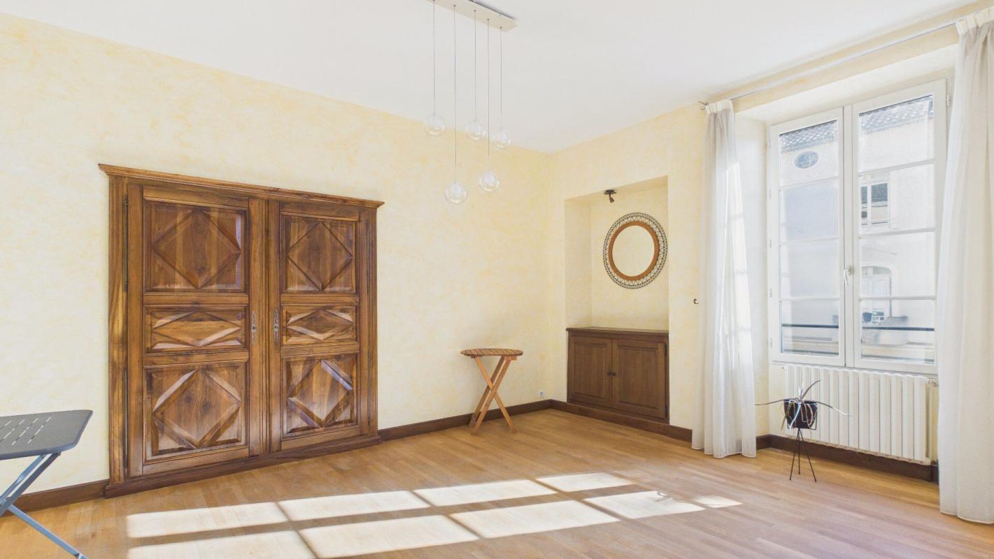 5 bedroom t6 et plus in Saint Cere, Lot, France