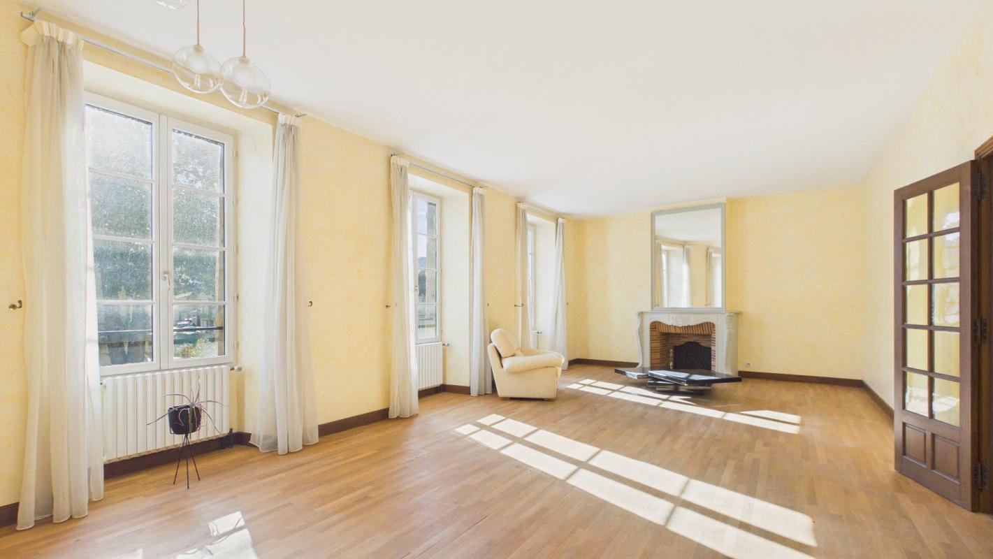 5 bedroom t6 et plus in Saint Cere, Lot, France