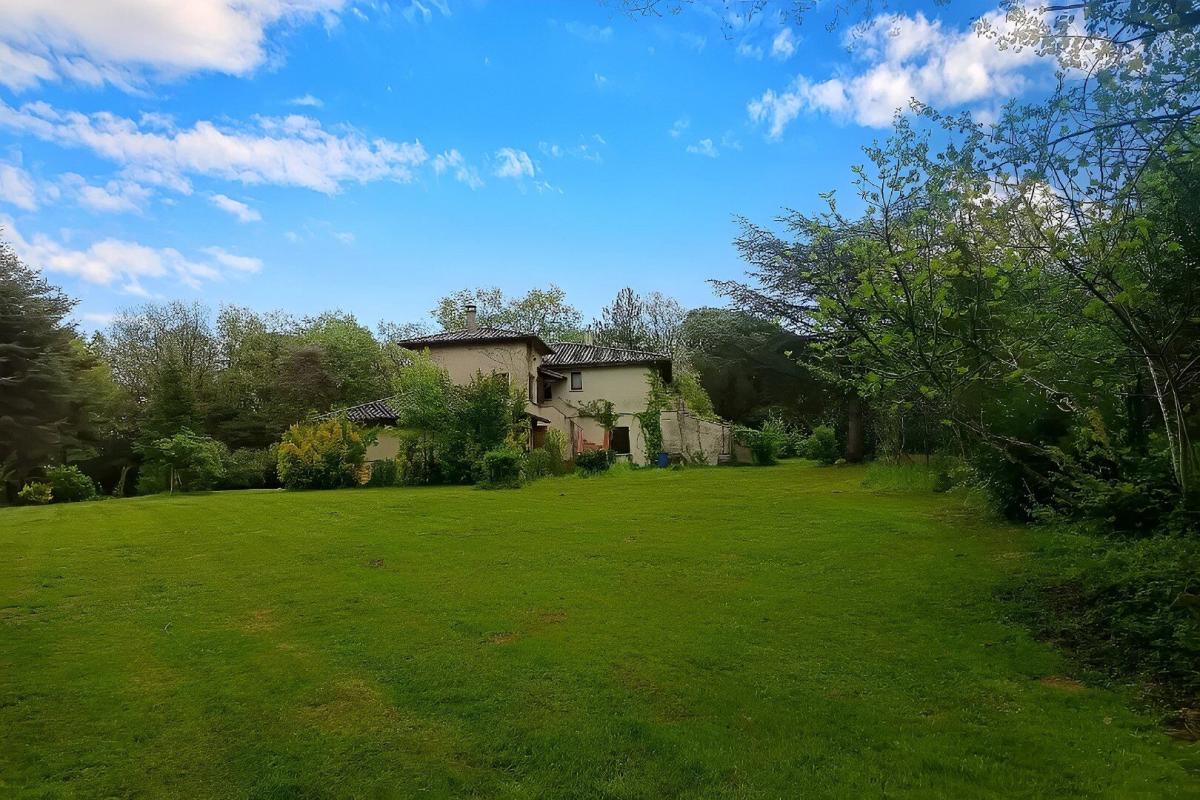 4 bedroom propriete in Puycalvel, Tarn, France
