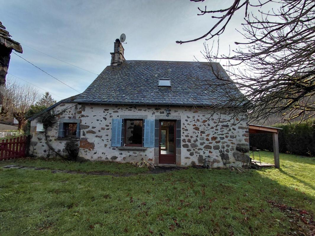 2 bedroom maison en pierres in Anglards De Salers, Cantal, France