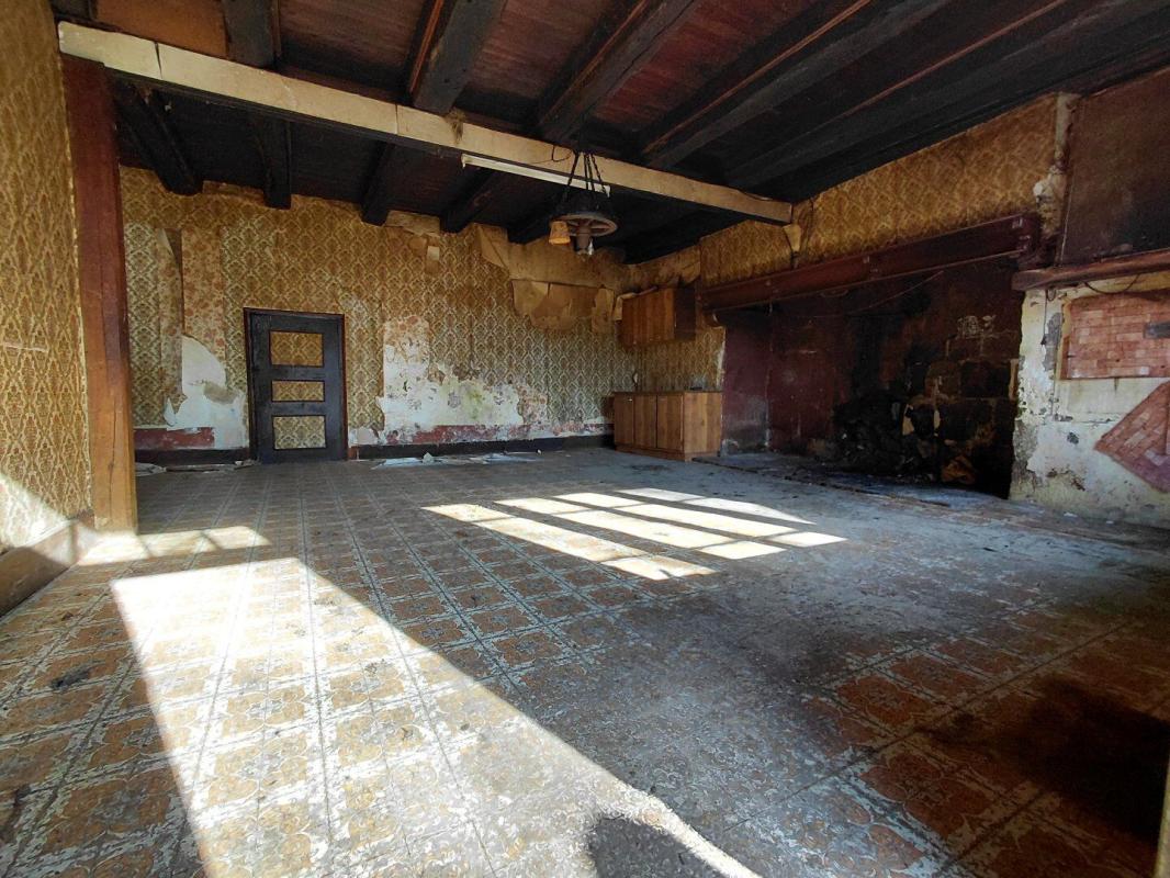 3 bedroom maison a renover in Anglards De Salers, Cantal, France