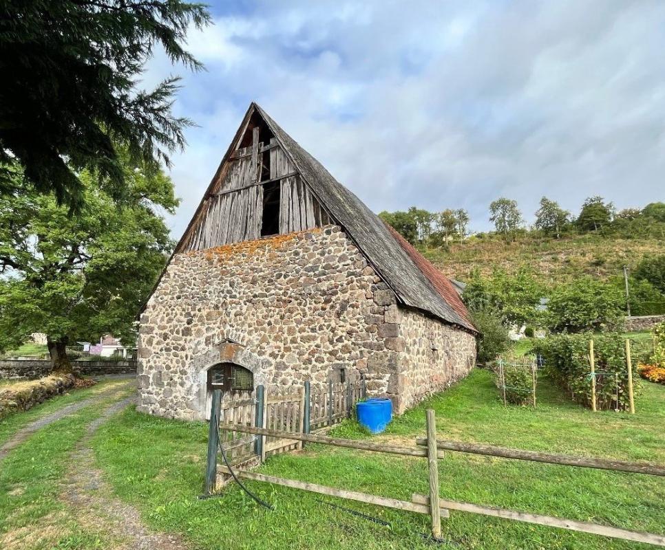 grange in Vic Sur Cere, Cantal, France