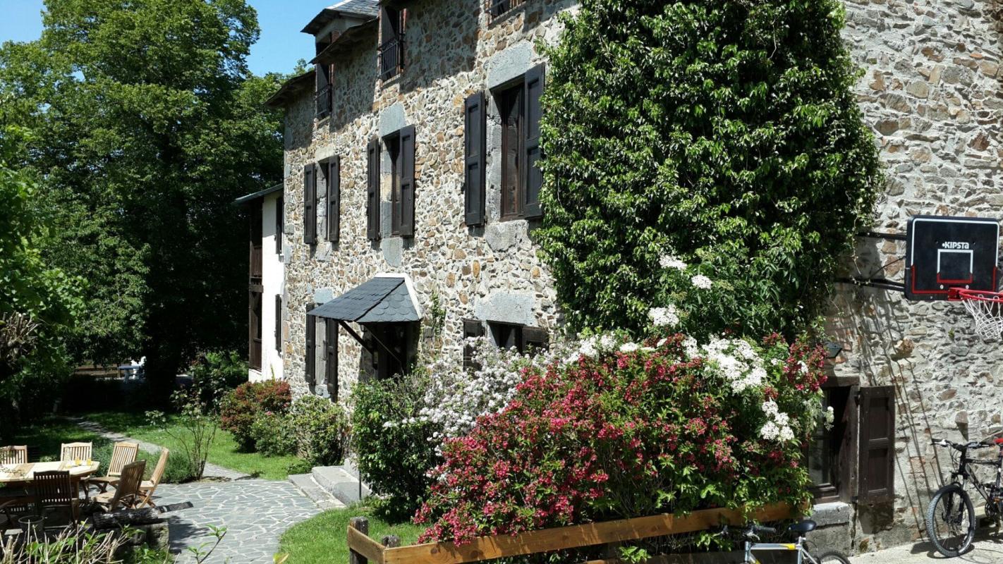 8 bedroom maison in Naucelles, Cantal, France