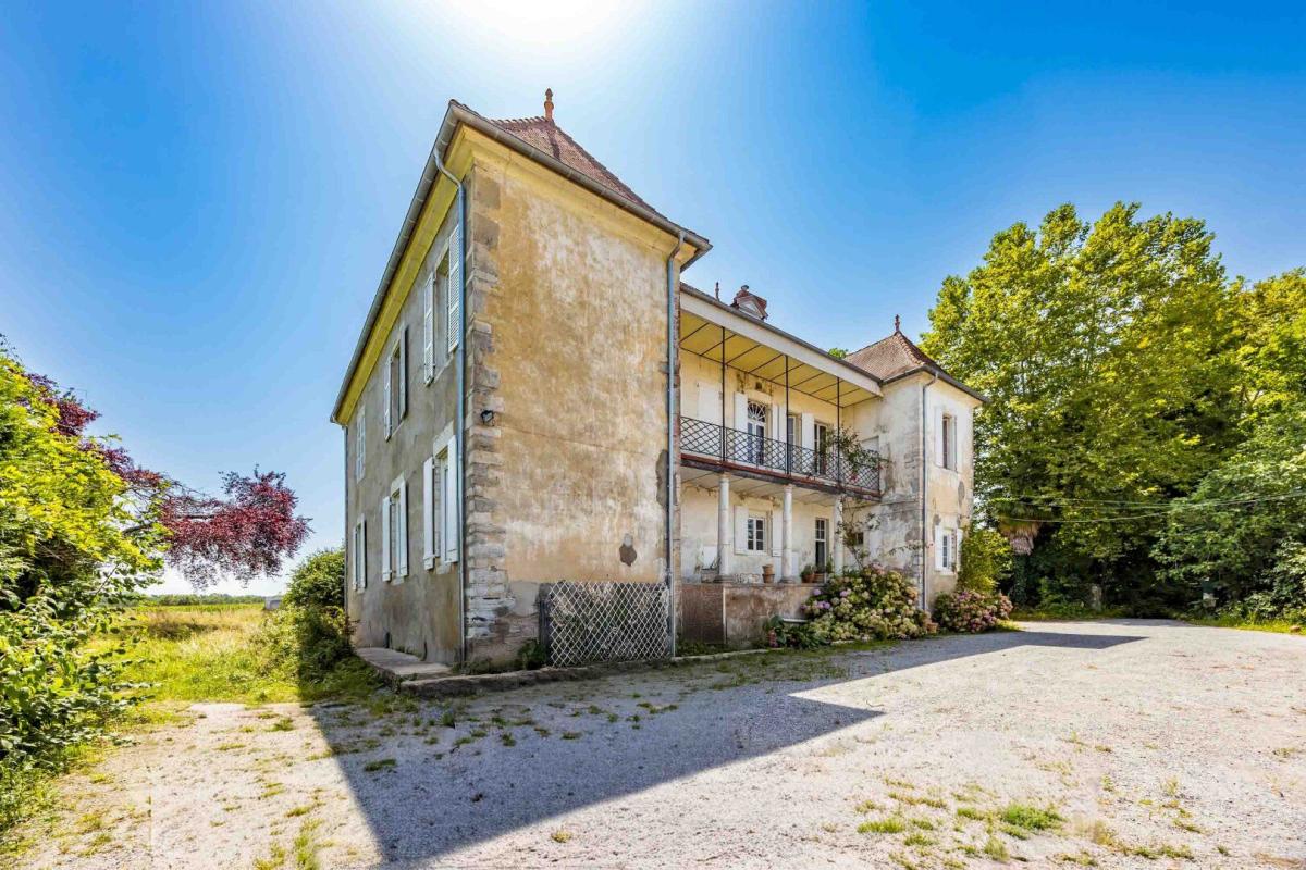 6 bedroom maison de maitre in Saint Lon Les Mines, Landes, France