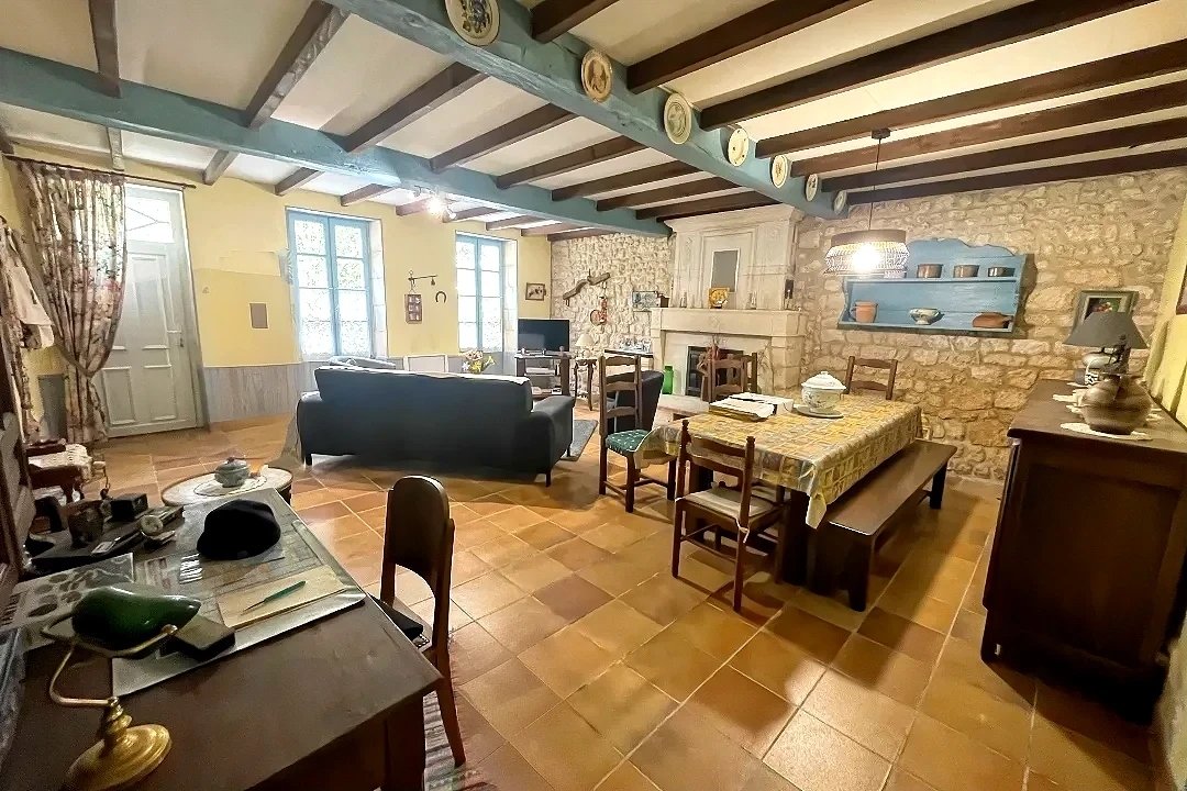 6 bedroom propriete in Balanzac, Charente-Maritime, France