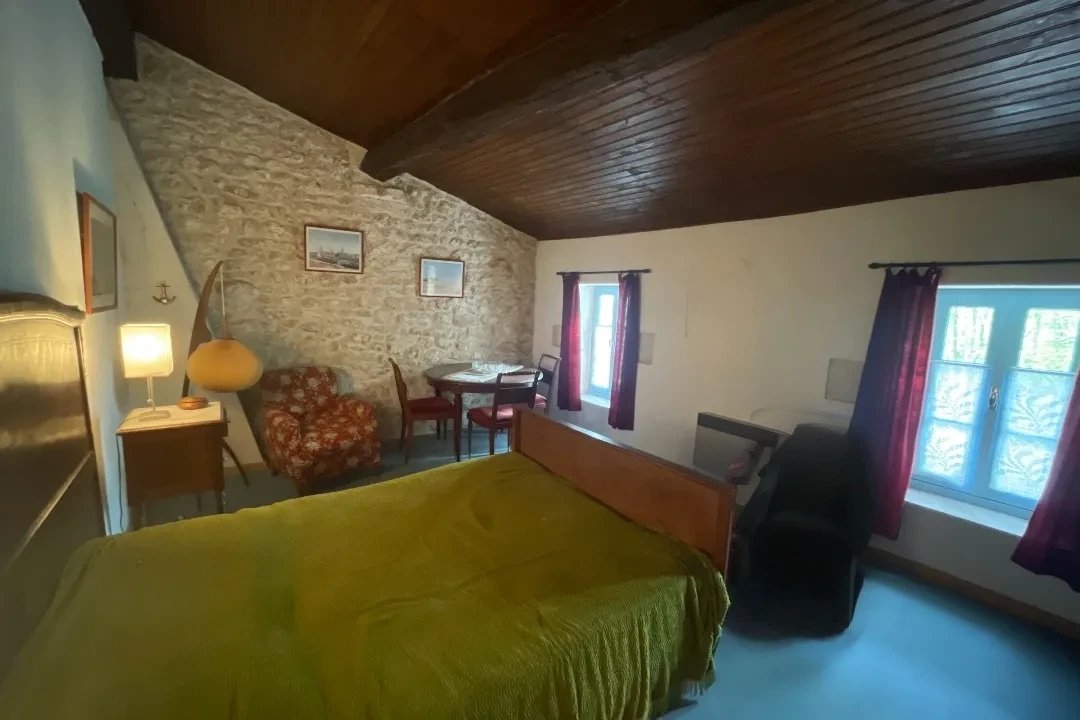 6 bedroom propriete in Balanzac, Charente-Maritime, France
