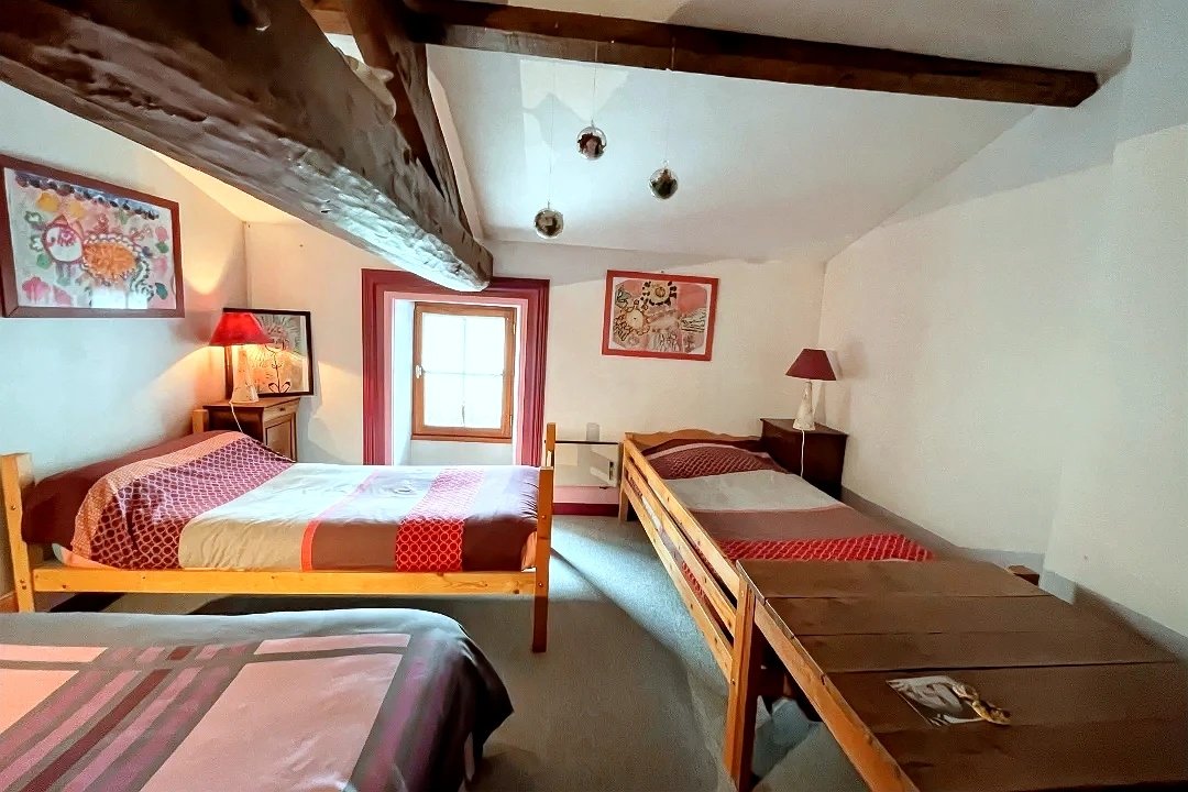 6 bedroom t6 et plus in Le Gua, Charente-Maritime, France