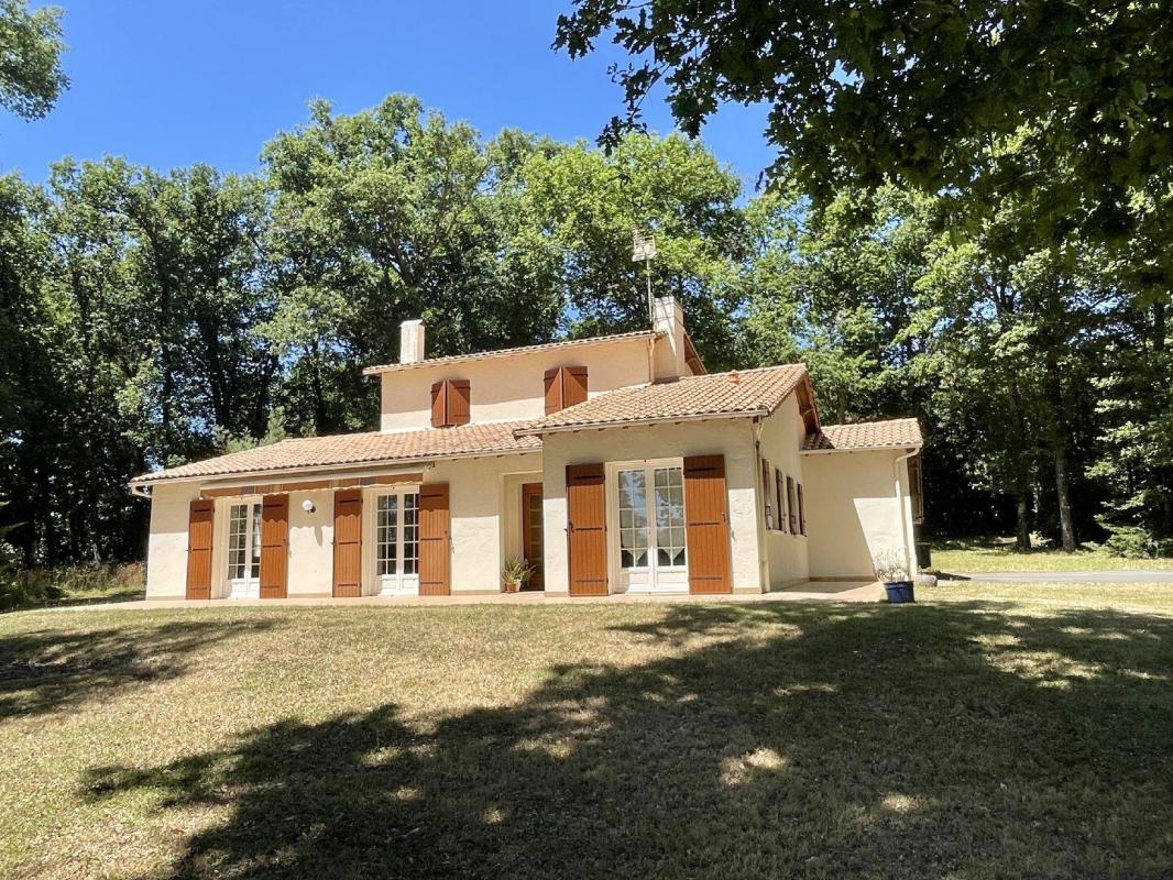 4 bedroom villa in Etaules, Charente-Maritime, France