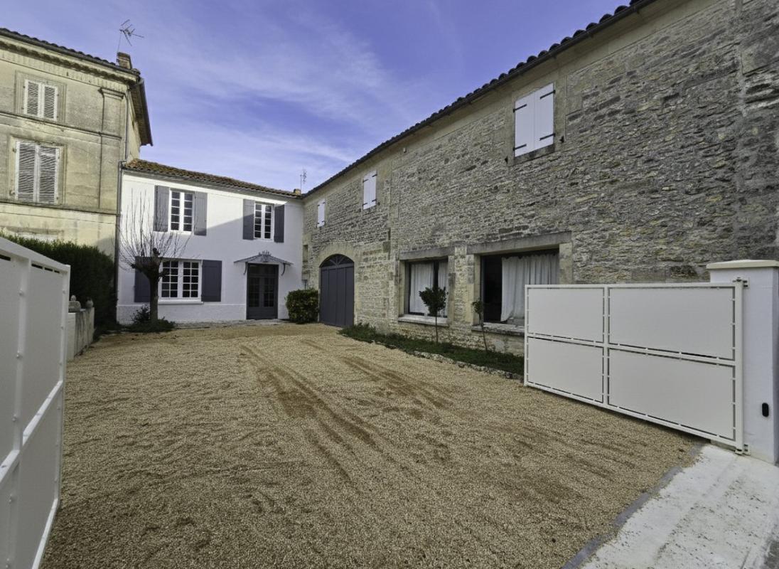 4 bedroom propriete in Authon Ebeon, Charente-Maritime, France