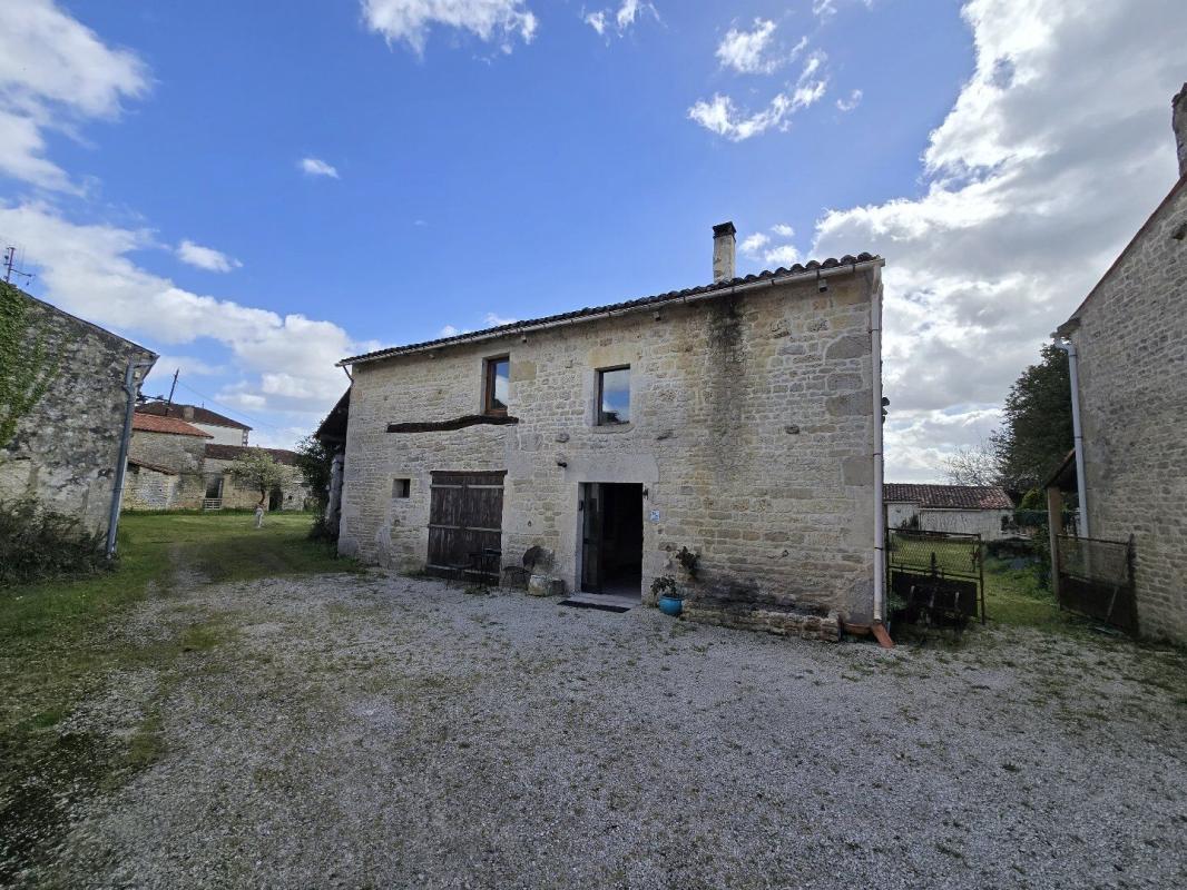 7 bedroom maison in Coivert, Charente-Maritime, France