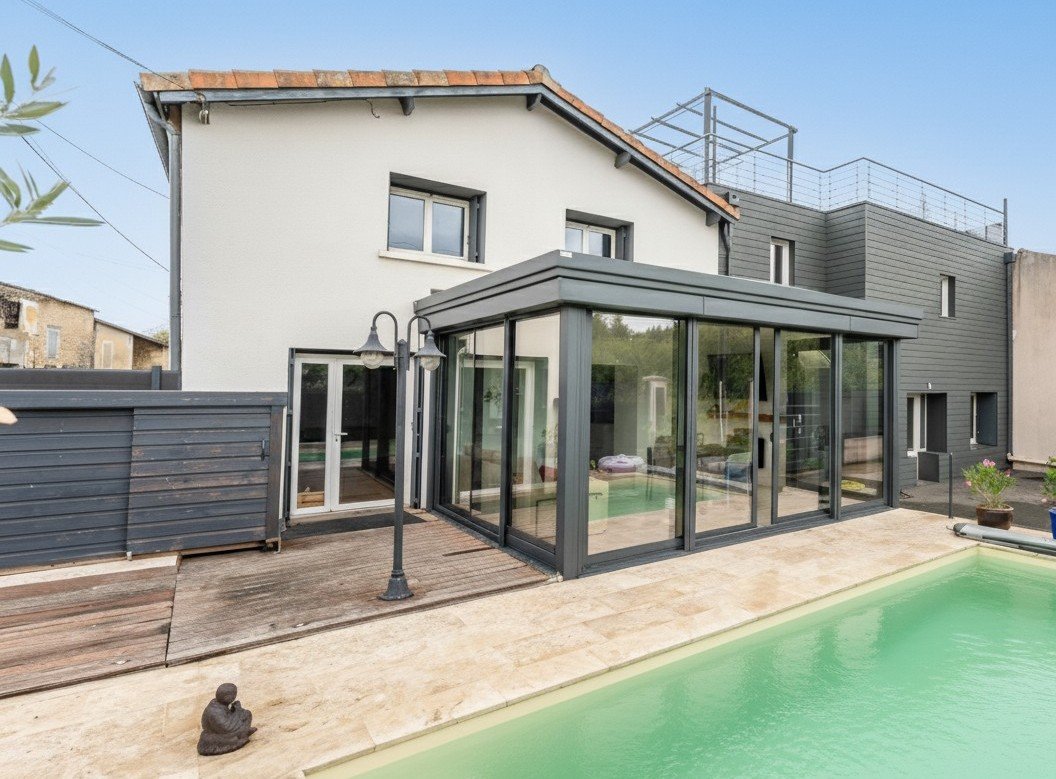 6 bedroom maison recente in Brizambourg, Charente-Maritime, France