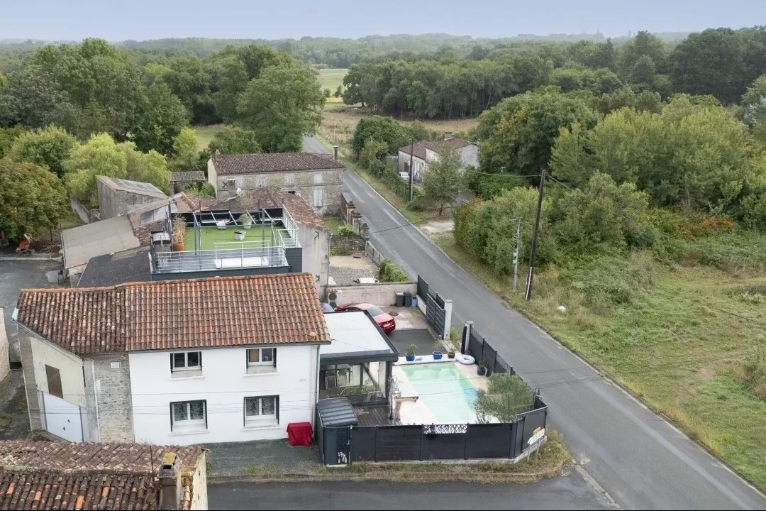 6 bedroom maison recente in Brizambourg, Charente-Maritime, France