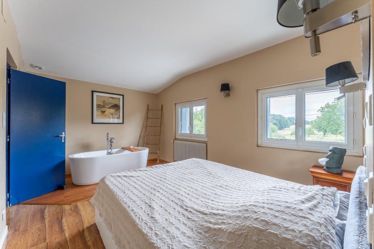 6 bedroom maison recente in Brizambourg, Charente-Maritime, France