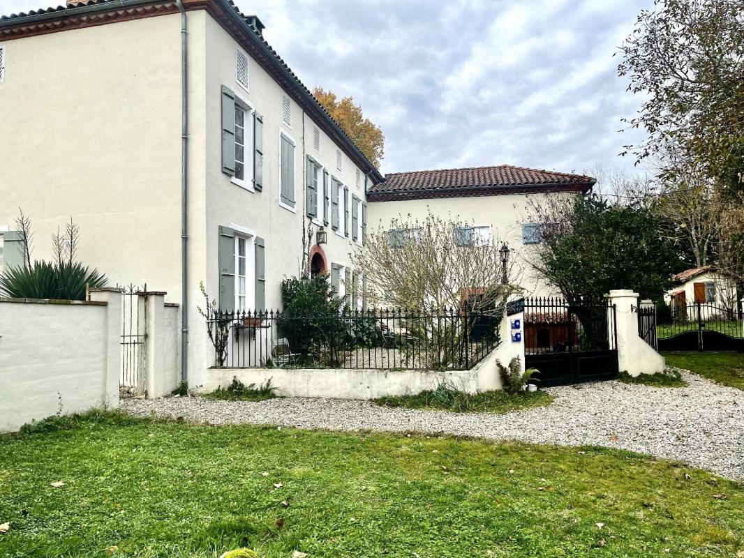 12 bedroom propriete in Carla Bayle, Ariège, France