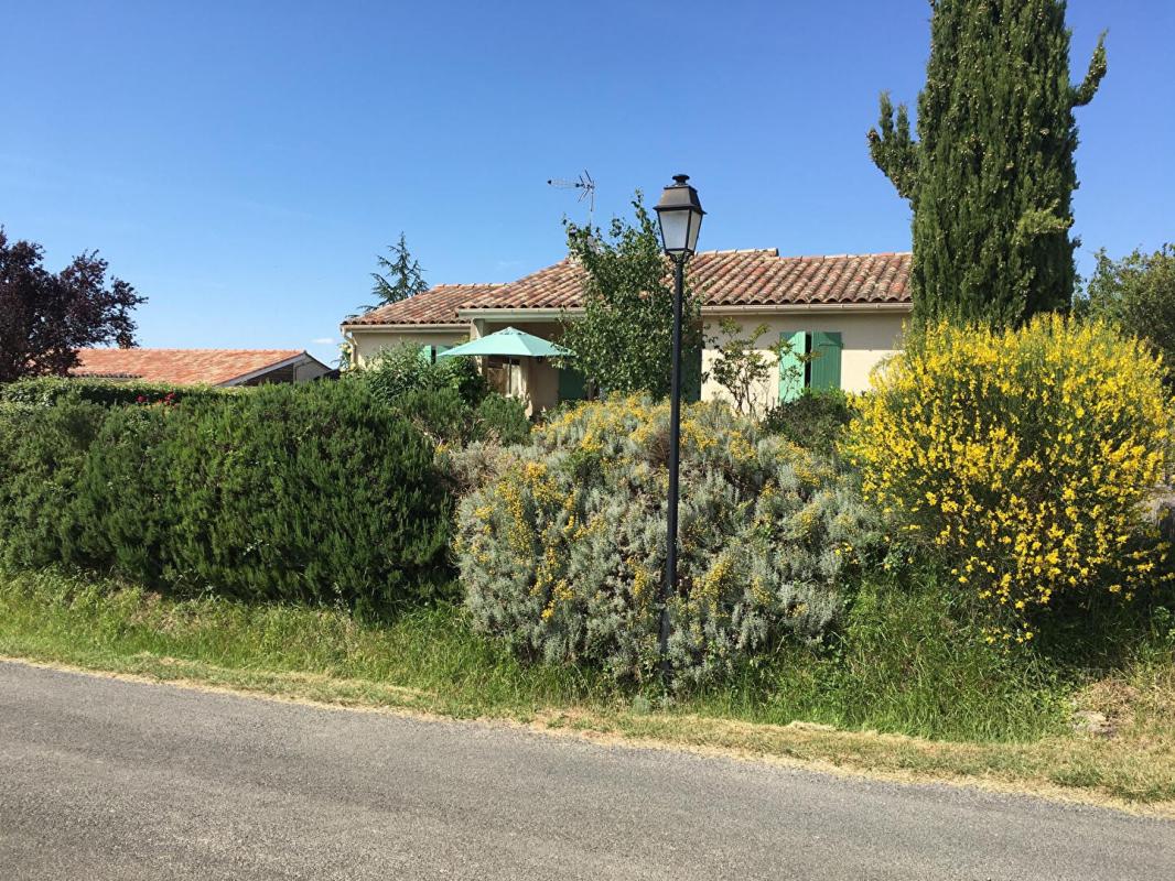 2 bedroom maison in Treziers, Aude, France