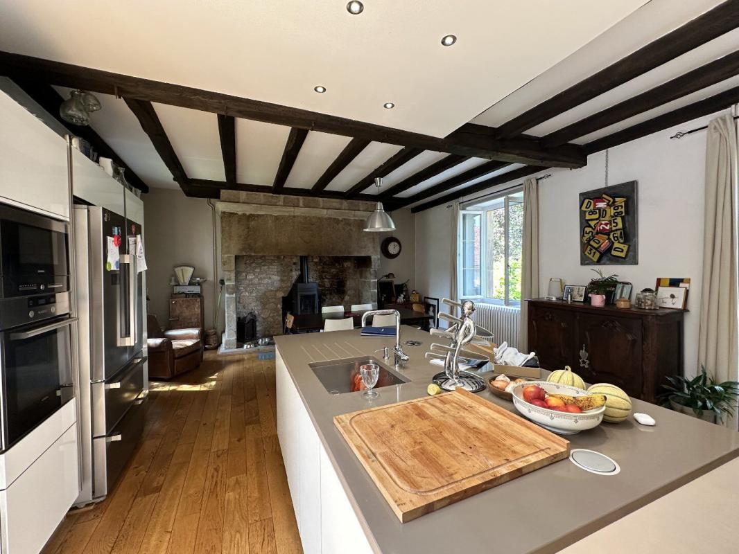7 bedroom propriete in La Chapelle Aux Saints, Corrèze, France