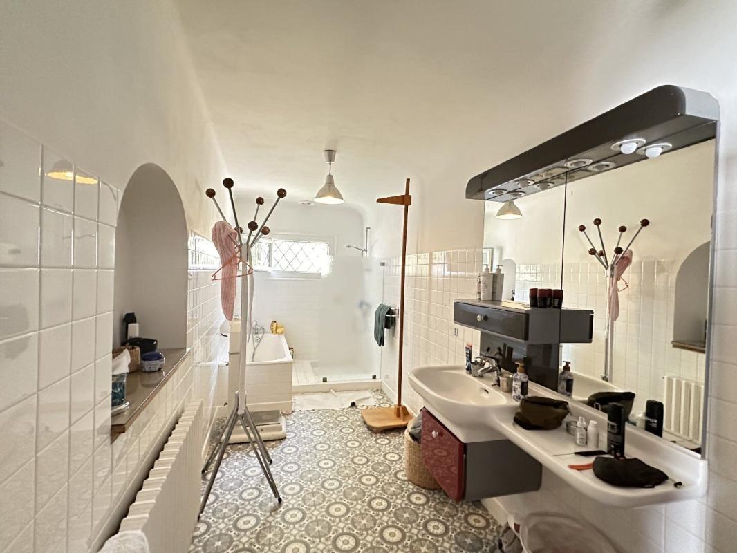 7 bedroom propriete in La Chapelle Aux Saints, Corrèze, France