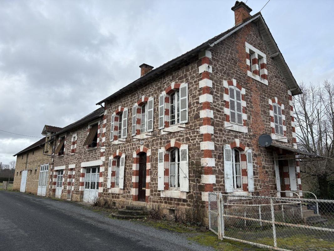 3 bedroom maison in Ayen, Corrèze, France