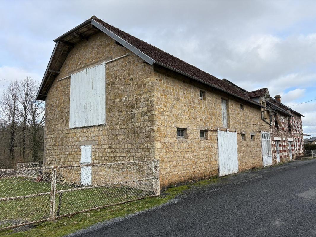 3 bedroom maison in Ayen, Corrèze, France