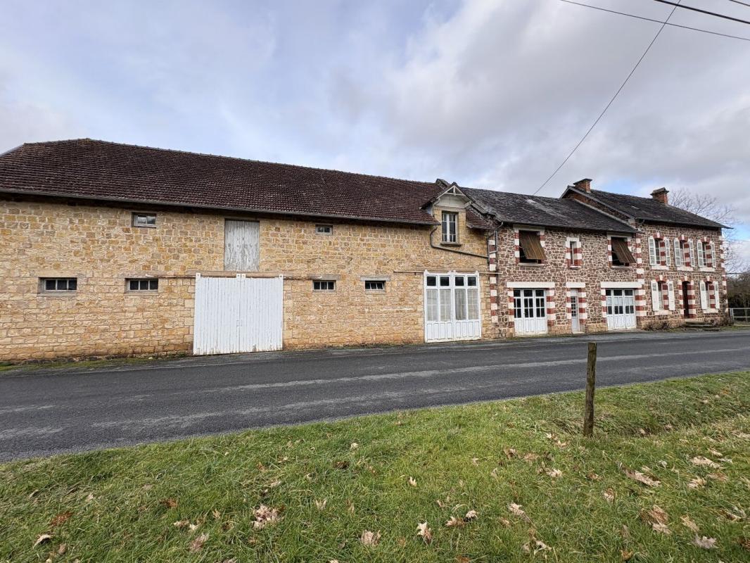 3 bedroom maison in Ayen, Corrèze, France