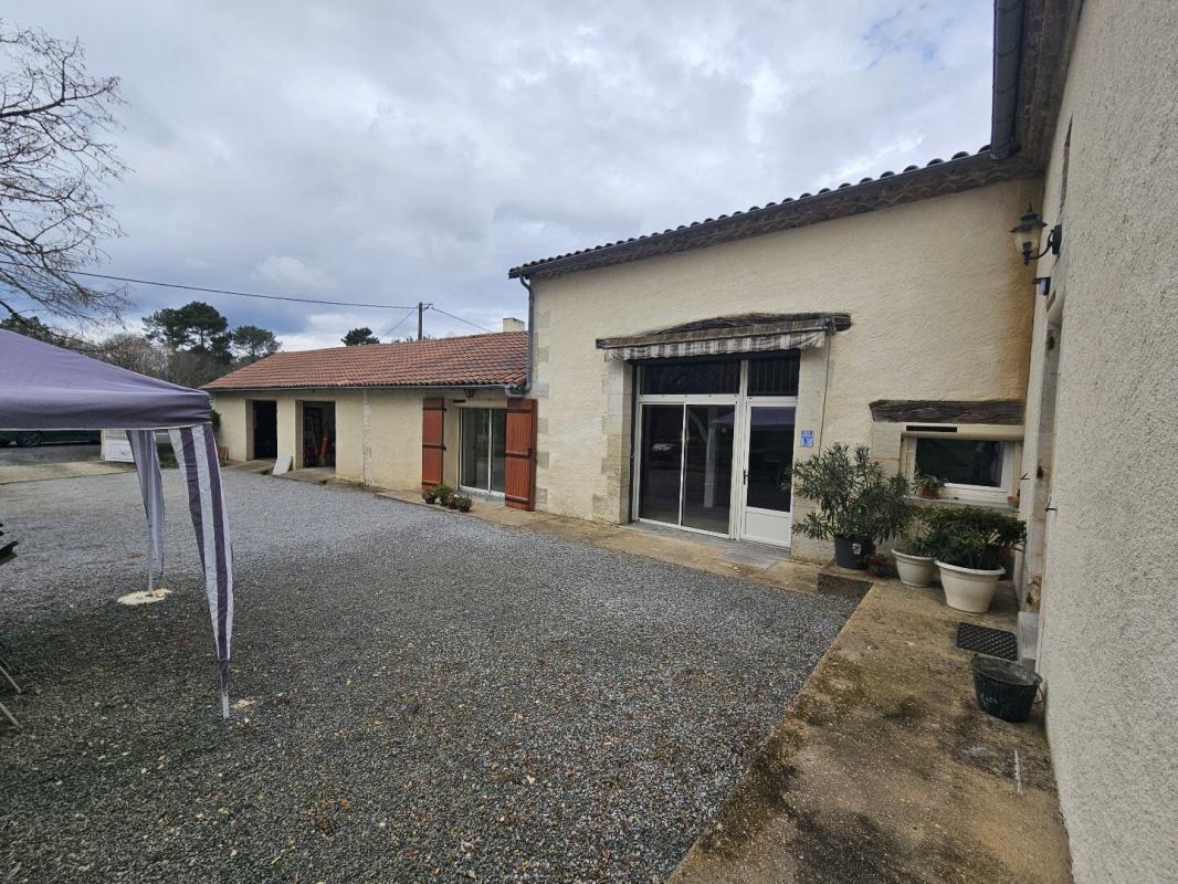 5 bedroom maison in Chalagnac, Dordogne, France