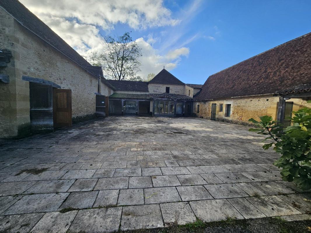 40 bedroom hotel particulier in Tursac, Dordogne, France